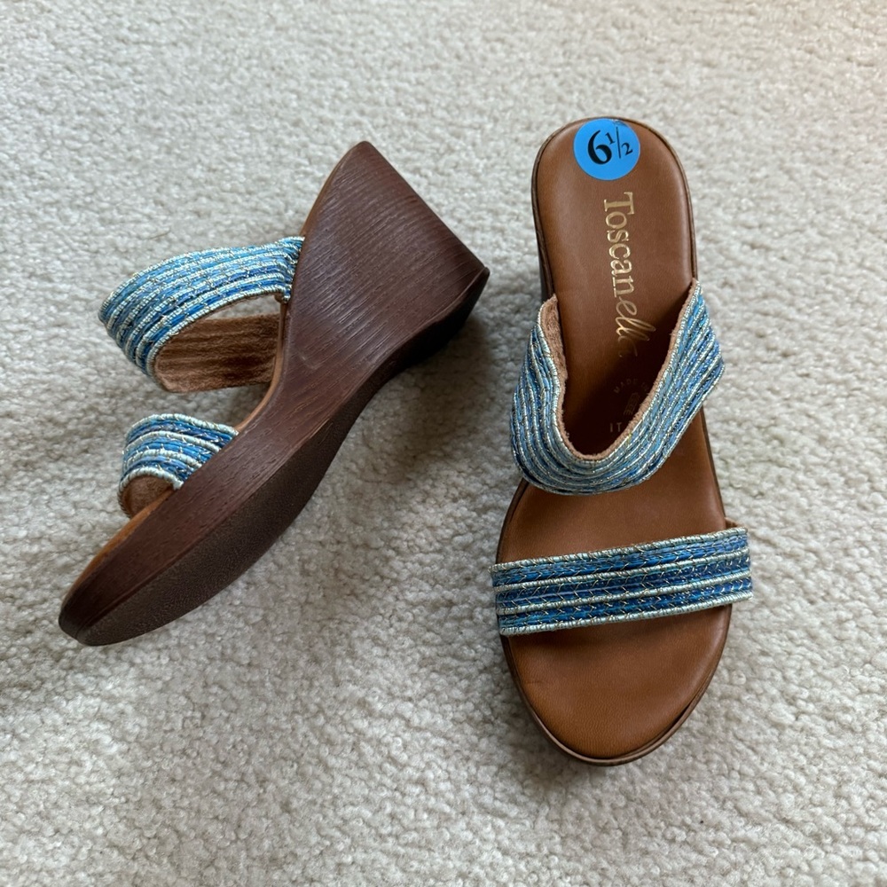 NWOT Toscanella wedge sandal